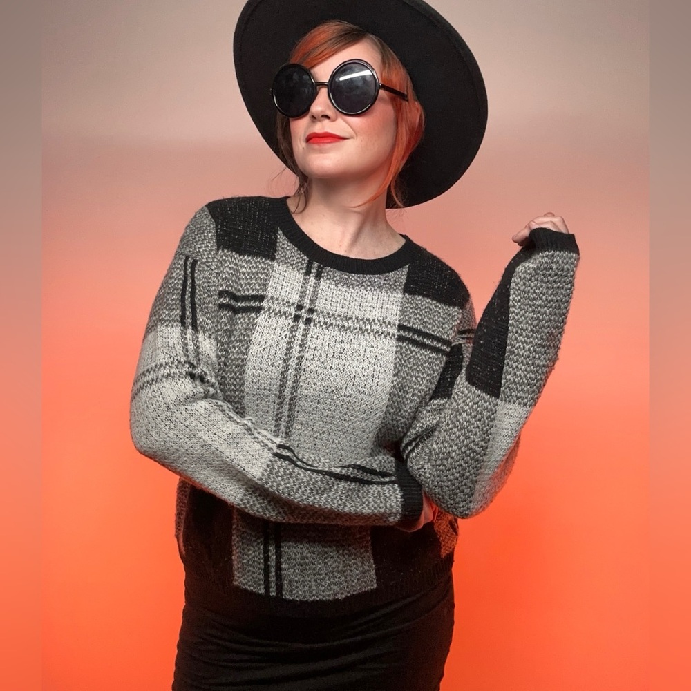MELROSE AND MARKET / Black & Gray Plaid Sweater / Medium / Goth Emo Punk Preppy